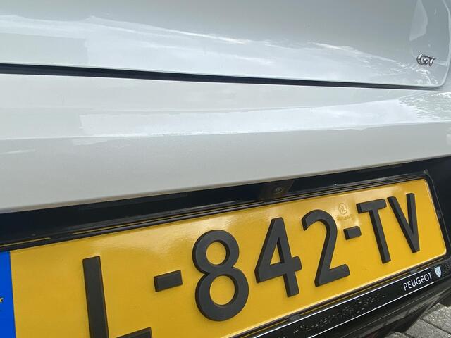 Peugeot 208 GT 1.2T 100pk | Digital Cockpit | Navigatie | Achteruitrijcamera | Keyless Entry | Dodehoek detectie | Parkeersensoren voor & achter