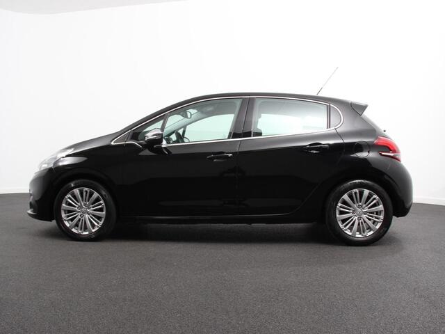 Peugeot 208 1.6 BlueHDi Allure Airco Navigatie Cruise control Lichtmetalen velgen