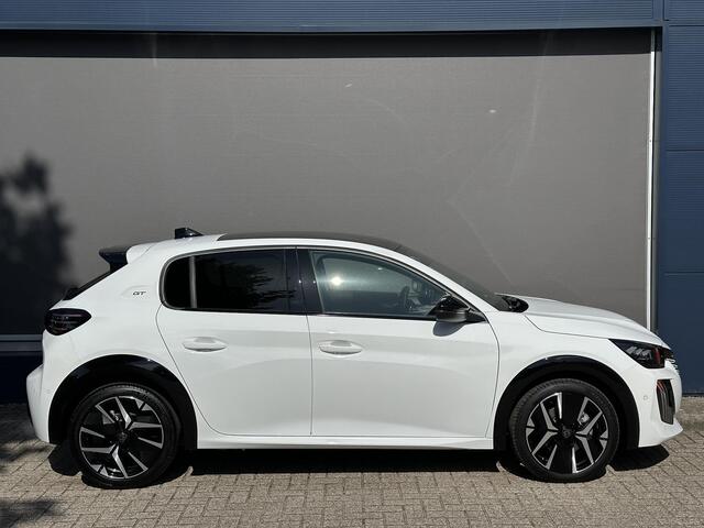 Peugeot 208 1.2 Hybrid 110 PK GT Automaat | Glazen Panoramadak | Navigatie Via Telefoon | Parkeercamera | Climate Control | Keyless Entry & Start | Cruise Control | Sportstoelen | 17" Lichtmetalen Velgen | Full LED Verlichting | Dakspoiler |