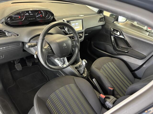 Peugeot 208 1.2 PureTech Urban Soul Navigatie | Parkeersensoren achter | Cruise control