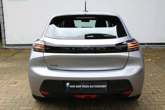Peugeot 208 1.2 Hybrid 110 e-DCS6 Allure | Incl. 12 maanden Garantie | Apple CarPlay/Android Auto | Airco | Parkeersensoren achter | Led koplampen | Cruise controle | DAB | Elektrische ramen V+A |