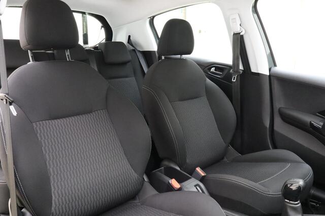 Peugeot 208 1.2 PureTech Active | Navigatie | Trekhaak | Airco | 5 deuren | Metaallak | Cruise control | Elektrische ramen