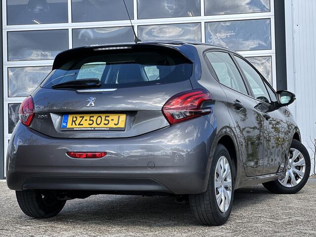 Peugeot 208 1.2 PureTech Blue Lion 82pk | Airco | Apple Carplay/Android Auto | Cruise control | DAB | Navigatiesysteem full map | Parkeersensor achter | Zeer compleet!