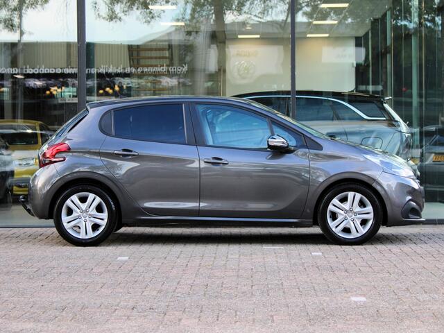 Peugeot 208 1.2 PureTech Signature | Navi / Airco / Trekhaak
