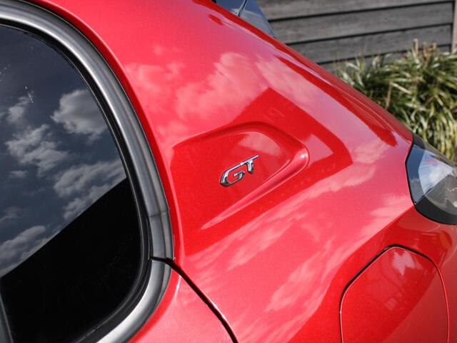 Peugeot 208 GT 1.2 PureTech 100PK Navigatie, Parkeerhulp voor & achter, Zwart dak, Camera Achter