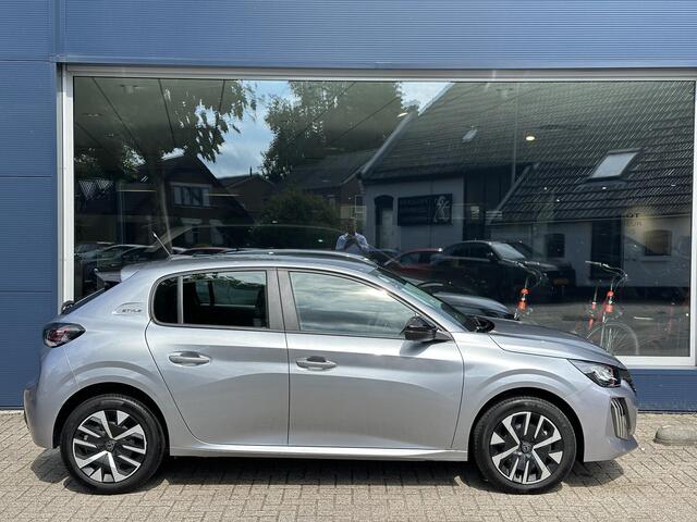 Peugeot 208 1.2 Hybrid 110 PK Style | NETTO DEAL | Automaat | Nieuw Model 2025! | Hybride Elektrisch rijden met Automaat | Navigatie via Telefoon | LED Verlichting | Apple Carplay/Android Auto | Cruise Control | Stoelverwarming |