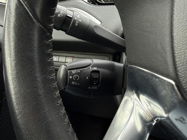 Peugeot 208 1.2 PureTech Signature | PDC | Navi | LM Velgen | Airco | Apple Carplay/Android Auto | RIJKLAARPRIJS INCL 12 MAANDEN GARANTIE EN BEURT