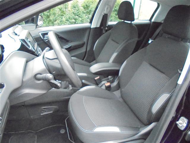 Peugeot 208 1.2 PureTech Blue Lion