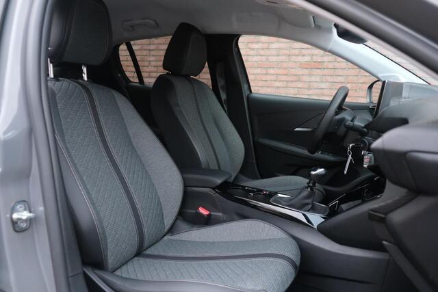 Peugeot 208 1.2 PureTech 100pk Allure | Navi | App Connect | Climate | Adaptive Cruise | Camera | Blind Spot | PDC