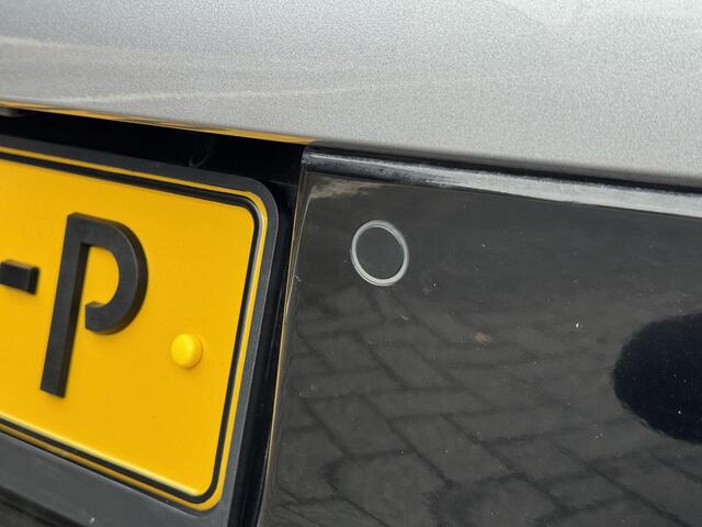 Peugeot 208 GT 1.2 PureTech 100PK Navigatie, Achteruitrijcamera, Keyless, Parkeersensoren, Apple Carplay, Android Auto