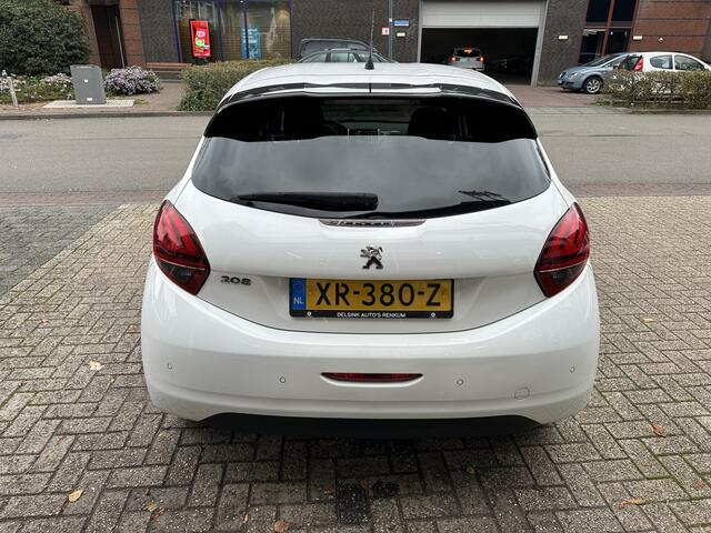 Peugeot 208 1.2 PureTech Signature All-in Prijs Cruise/Parkeer sensoren/Navi/Apple Carplay, Android auto