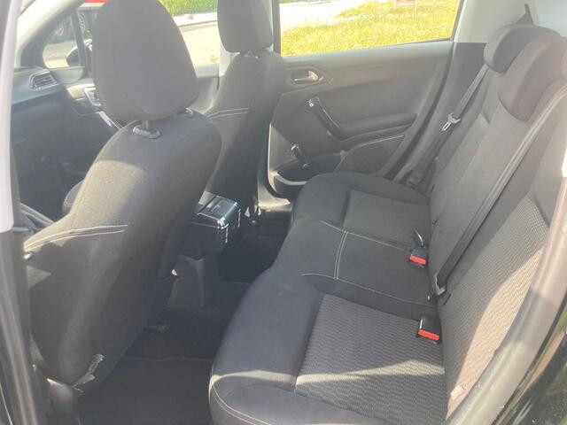 Peugeot 208 1.2 PureTech Allure Schuif/kanteldak! Apple Carplay