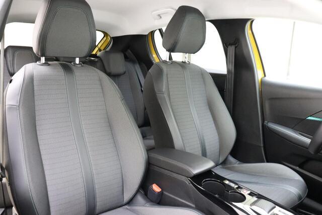 Peugeot 208 1.2 100pk Automaat Allure | Navigatie | Climate Control | Parkeersensoren | Lichtmetalen velgen | Privacy Glass | Achteruitrijcamera