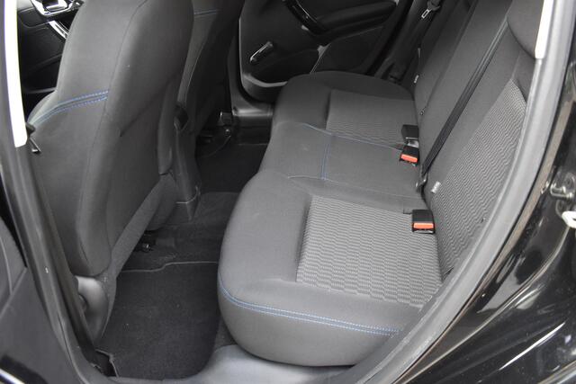 Peugeot 208 1.2 PureTech Signature / Carplay / Navi / Trekhaak / Airco / 17" LM / PDC