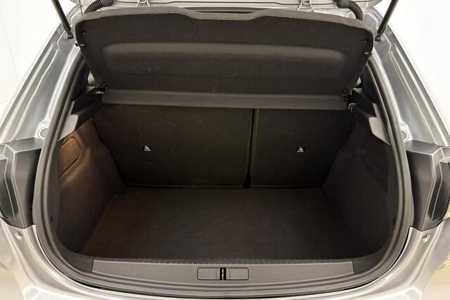 Peugeot 208 Hybrid e-DCS6 Allure 100 PK | Automaat | Parkeersensor rondom | Camera | Mirror Screen | Adaptieve Cruise Control | Airco | 1e eigenaar