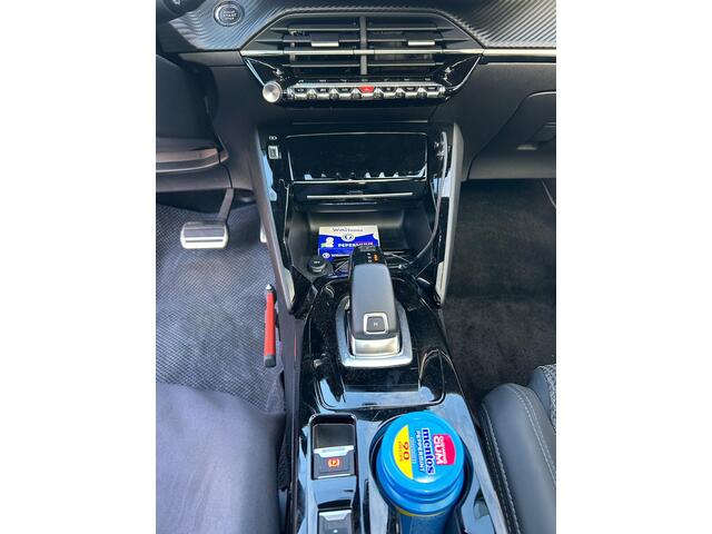 Peugeot 208 1.2 PureTech GT-Line ,BOEKJES,NAP EN ONDERHOUDSHISTORIE