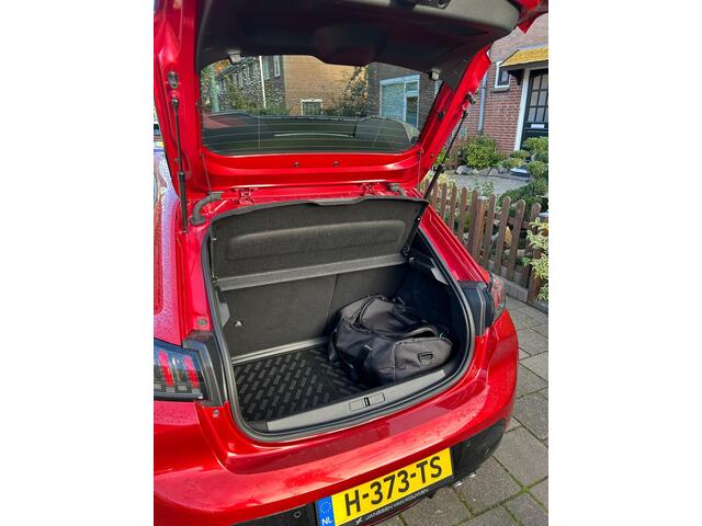 Peugeot 208 1.2 PureTech GT-Line ,BOEKJES,NAP EN ONDERHOUDSHISTORIE