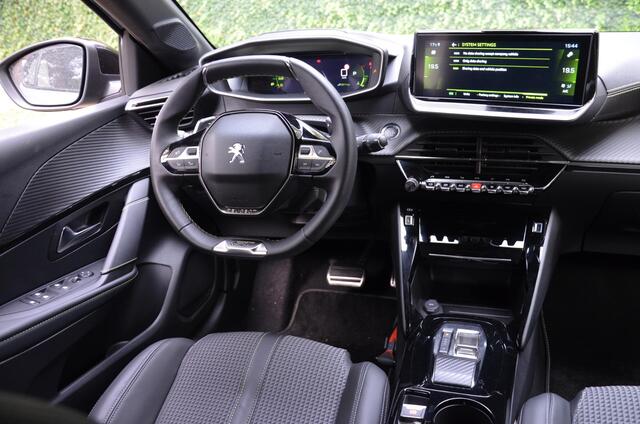 Peugeot 208 1.2 PureTech GT Automaat/Navi/Ecc/Pdc/Apple Carplay/Android Auto/Extra getint glas/Volledig digitaal instrumentenpaneel/Cr-Controle/Led/Lmv