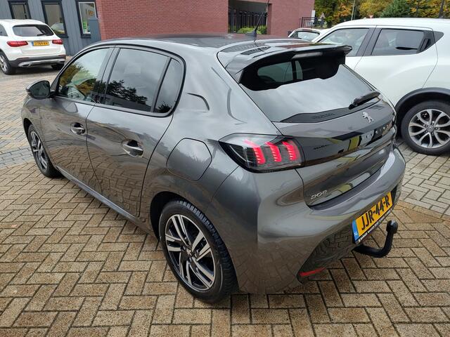 Peugeot 208 1.2 PureTech Allure Pack Automaat Trekhaak 360-Camera Navi-Carplay Nieuwe Distributie