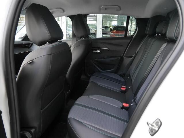 Peugeot 208 1.2 PureTech Allure Pack | Automaat | Achteruitrijcamera | Extra getint glas | Lichtmetalen velgen | Climate control | Cruise control | Led | Keyless start