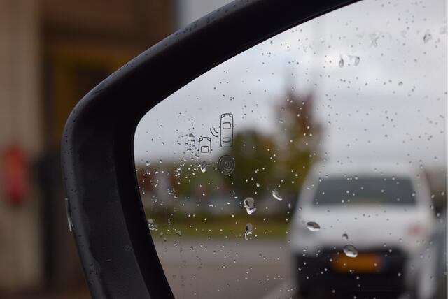 Peugeot 208 1.2 Hybrid 145 e-DCS6 GT | 360° camera | ACC | Keyless-Entry