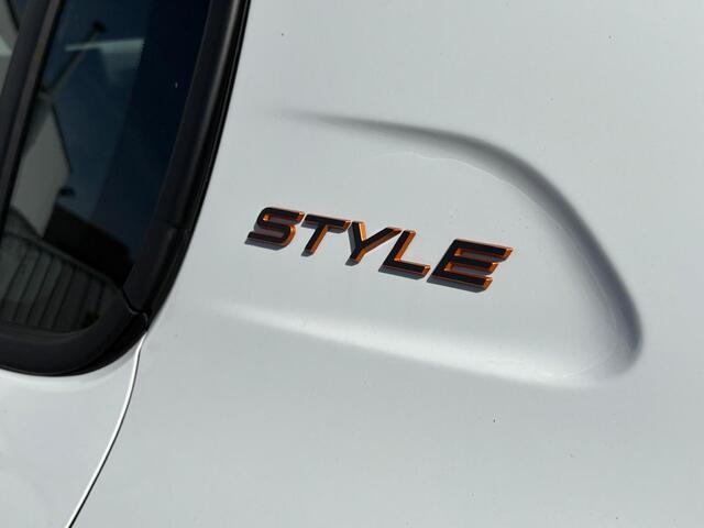 Peugeot 208 1.2 PureTech 75 Style | Navi | Apple Carplay | Parkeerhulp | A/C | Direct leverbaar