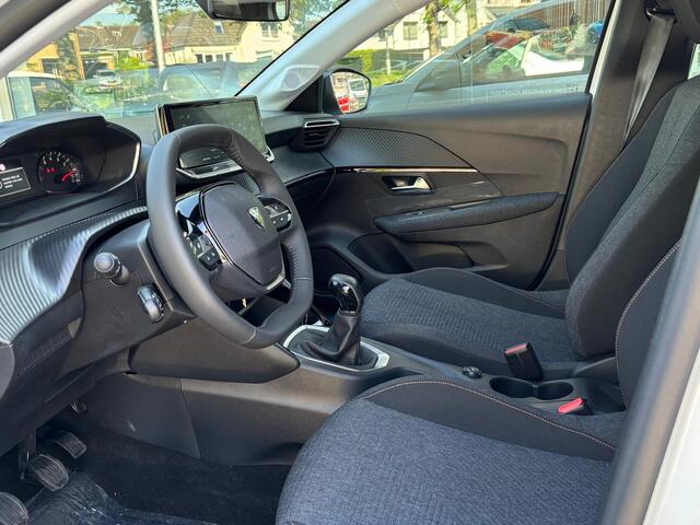Peugeot 208 1.2 PureTech 75 Style | Navi | Apple Carplay | Parkeerhulp | A/C | Direct leverbaar