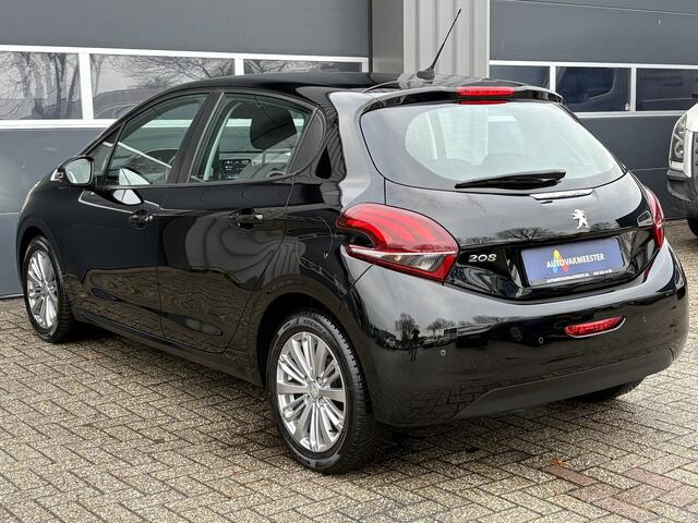 Peugeot 208 1.2 PureTech Signature | Navi | Carplay/Android | Cruise & Climate Control | PDC | All Season | Interesse? Bel of App naar: 06 30 51 05 90