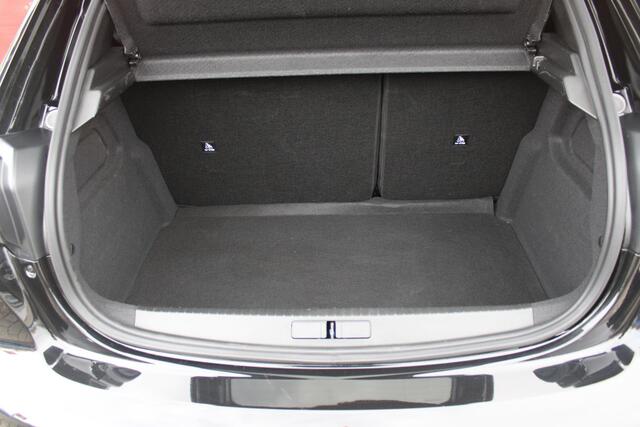 Peugeot 208 GT 1.2 Hybrid 145PK e-DCS6 | NAVIGATIE | DRAADLOZE APPLE CARPLAY/ANDROID AUTO | CAMERA VOOR + ACHTER | FULL LED KOPLAMPEN | LICHTMETALEN VELGEN 17" | DODEHOEK DETECTIE | DRAADLOZE TELEFOONLADER | KEYLESS ENTRY/START | DAB+ RADIO | ADAPTIVE CRUISE CONTROL 