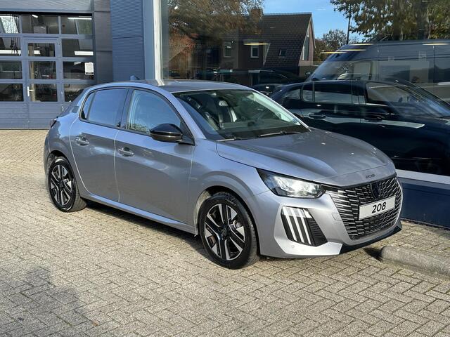 Peugeot 208 Allure 1.2 Turbo 100 PK 6-Bak | LED Koplampen | Slechts 9.850 KM !| Facelift Model | Parkeersensoren Rondom | 10'' inch Touch Screen | Draadloze telefoon Navigatie via Apple Car play/ Android Auto | Cruise Control | Rijbaan Bewaking | Stuurwiel Bediening