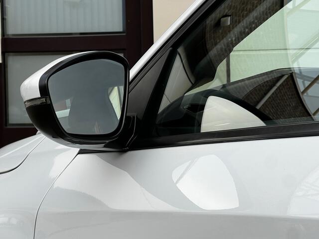 Peugeot 208 1.2 PureTech Blue Lease Active / Airco / Navigatie / Apple Carplay / Achteruitrijdcamera / Park Sensors / 16"LM Velgen / Cruise Control / 1e Eigenaar!