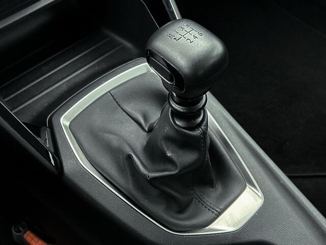 Peugeot 208 1.5 HDi 103PK Blue Active 5Drs. Airco / Navigatie / Lm.velgen / Pdc.A / Distributie vv bij 172Dkm / Apk 11-2026