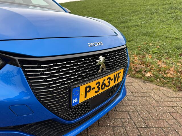 Peugeot 208 1.2 PureTech GT-Line Pano | Stoelverwarming | Apple Carplay | Achteruitrij Camera