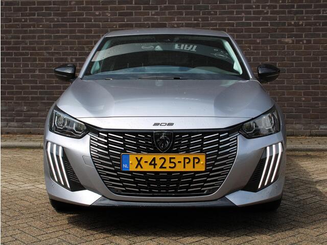 Peugeot 208 Allure 100PK | AppleCarplay/Android Auto | Parkeersensoren | FULL LED | Climate Control | Cruise Control | 16" LMV | Isofix | Privacy Glass | All Season Banden |