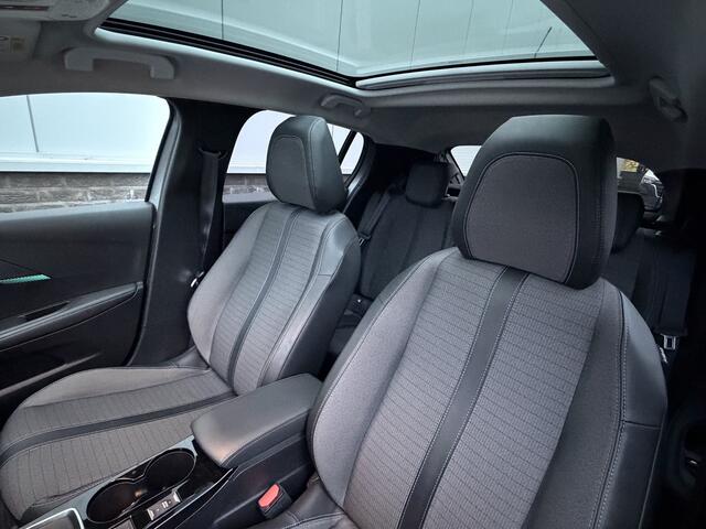 Peugeot 208 1.2 PureTech Allure | Panorama | Adaptive Cruise C | Weinig KM | Dealer onderhouden | Keyless | Carplay | Interesse, Proefrit? Bel of app met: 06-24 28 28 42