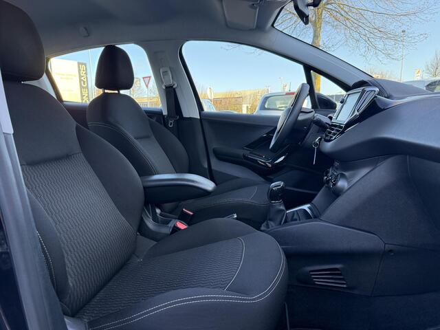 Peugeot 208 1.2 PureTech Blue Lion Navi,Airco,Cruise,PDC,Apple Carplay,N.A.P,5 Deurs,APK tot 05-2026