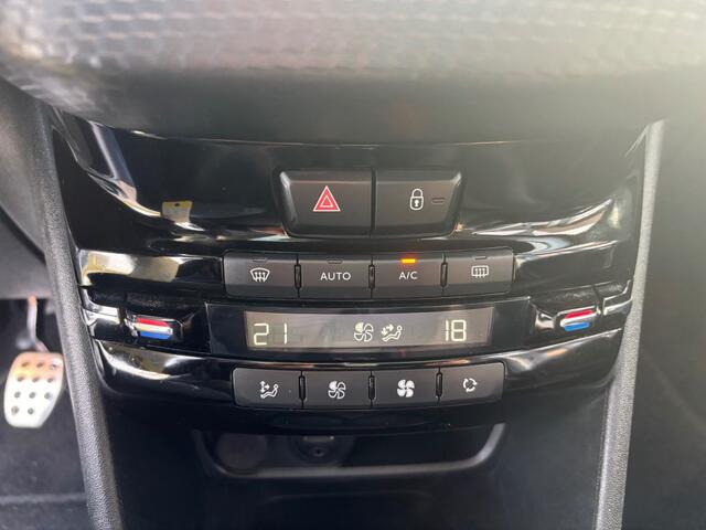 Peugeot 208 1.2 GT LINE 110 PK PANO NAVI AIRCO/ECC LEDER