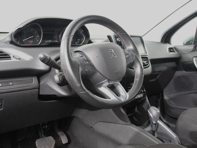 Peugeot 208 1.2 PureTech 110pk Automaat Allure | Cruise control | Parkeersensoren achter | LED | Navigatie | Climate Control | Extra Getint glas | Lichtmetalen Velgen