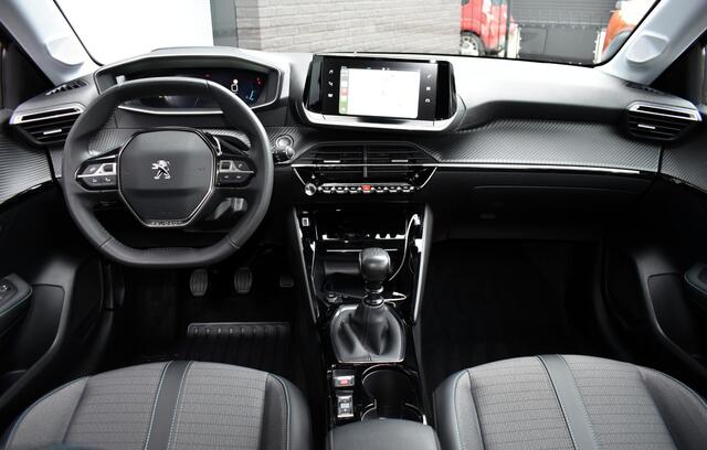 Peugeot 208 1.2 PureTech 100PK Allure Pack | Camera | Carplay | 3D dashboard | LED | Incl. garantie