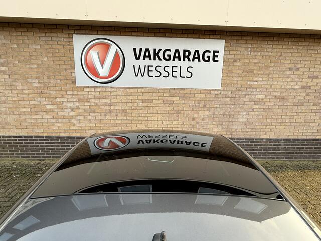 Peugeot 208 1.2 PureTech Allure | Panoramadak | 3D Cockpit |