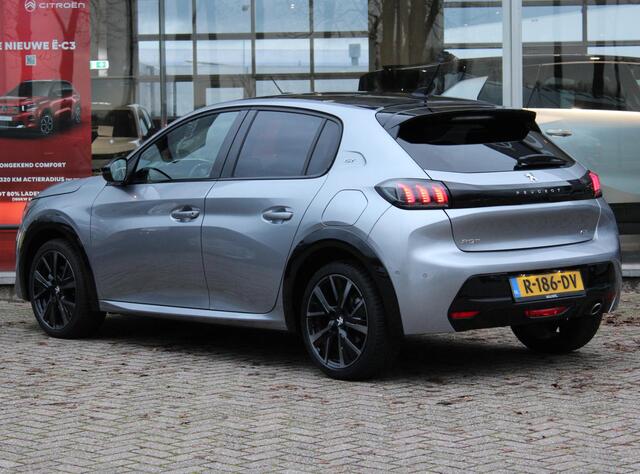 Peugeot 208 1.2 PureTech GT Pack | Camera / Navi / Stoelverw. / Adapt. Cruise / Pano