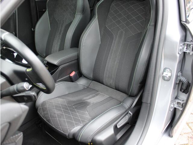 Peugeot 208 1.2 PureTech GT Pack | Camera / Navi / Stoelverw. / Adapt. Cruise / Pano