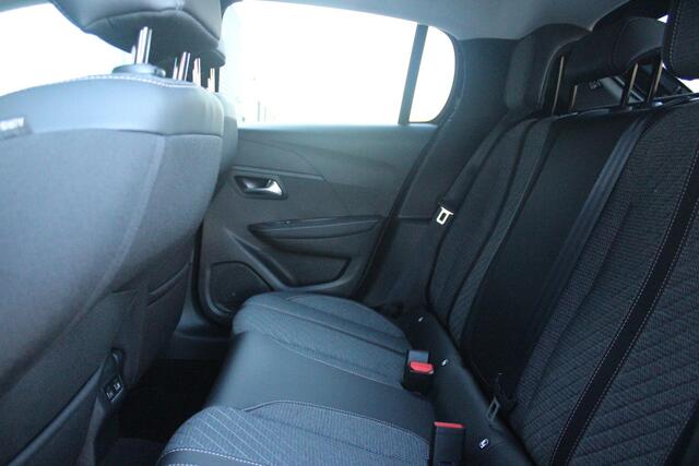 Peugeot 208 Hybrid 110PK e-DCS6 ALLURE | NAVIGATIE | DRAADLOZE APPLE CARPLAY/ANDROID AUTO | DAB+ RADIO | CLIMATE CONTROL | ADAPTIVE CRUISE CONTROL | VERKEERSBORDEN HERKENNING | ACHTERUITRIJ CAMERA | LICHTMETALEN VELGEN 16" |