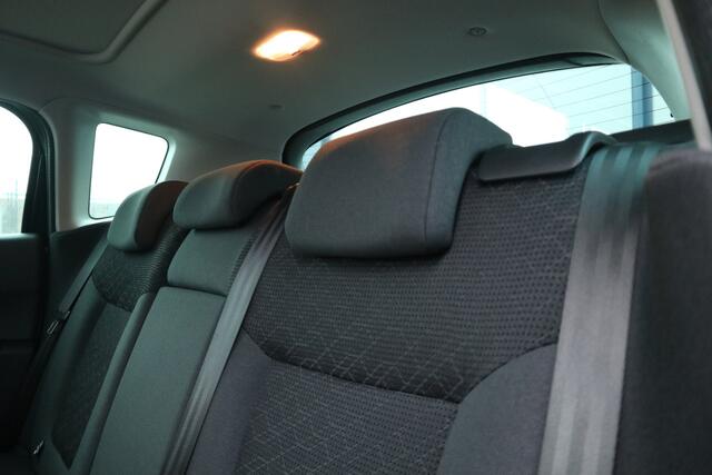 Peugeot 3008 1.2 PureTech Style | Navi | Trekhaak | Automatische Airco