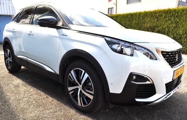 Peugeot 3008 1.2 GT-autom Nav LED pdc v+a+cam key less