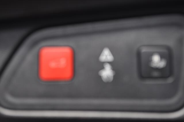 Peugeot 3008 1.2 GT-autom Nav LED pdc v+a+cam key less