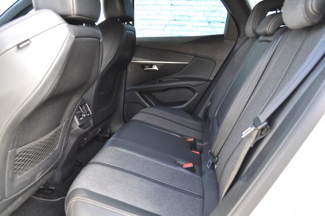 Peugeot 3008 1.2 GT-autom Nav LED pdc v+a+cam key less