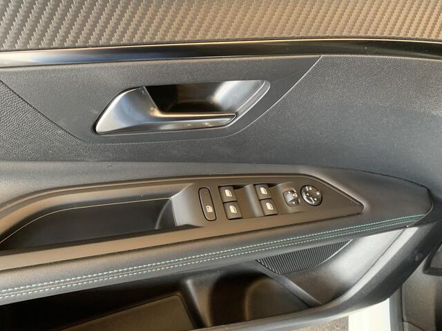 Peugeot 3008 1.6 HYbrid 180 Allure Pack Business PANORAMADAK-ADAPTIVE CRUISE-CAMERA VOOR+ACHTER