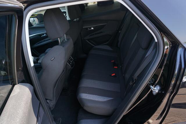 Peugeot 3008 1.2 PureTech Aut. Blue Lease Executive Trekhaak | Camera | Apple Carplay