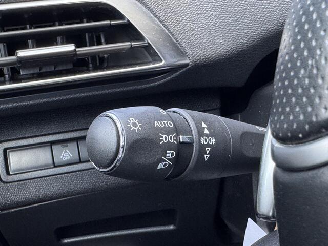 Peugeot 3008 1.6 HYbrid4 300 Première Pack | 300PK | Panorama-dak | Navigatie | Vol Opties | Trekhaak |